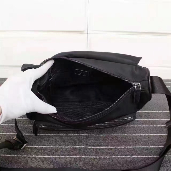 プラダバッグ細部ディテール